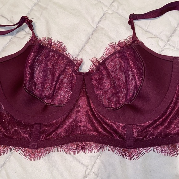 Victoria’s Secret Unlined push up bra - Picture 5 of 6